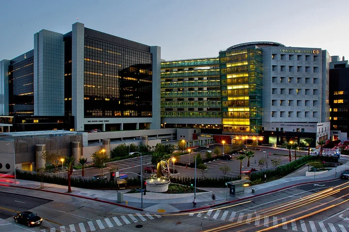 Cedars-Sinai building